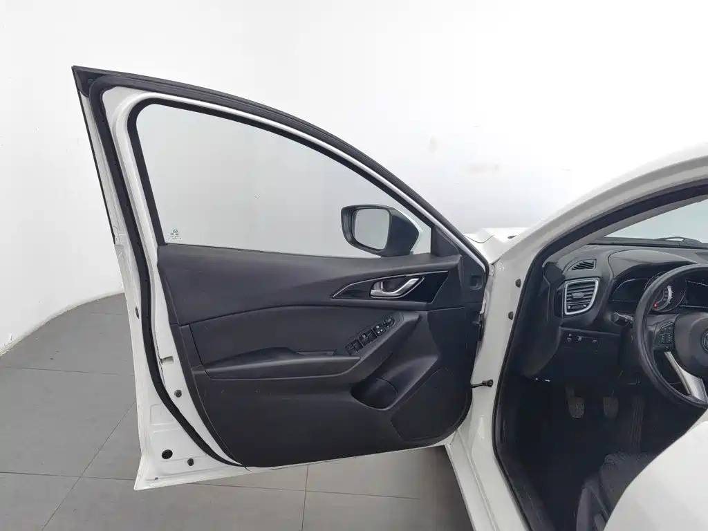 Mazda 3 Axela 2015 — фото 8