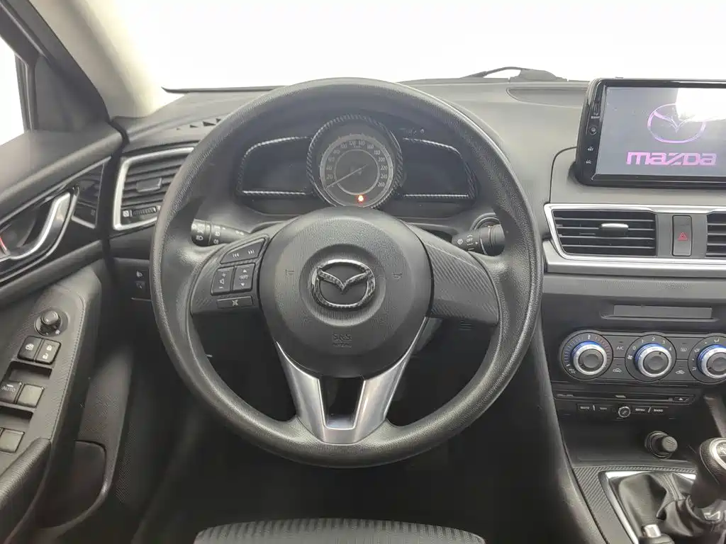 Mazda 3 Axela 2015 — фото 11