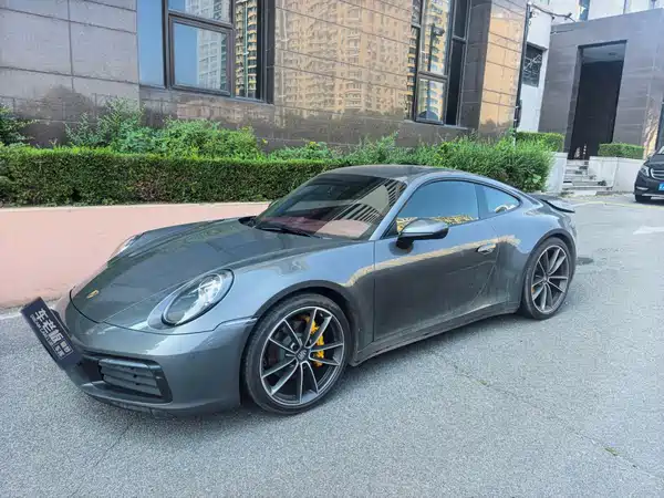 Porsche 911 2023