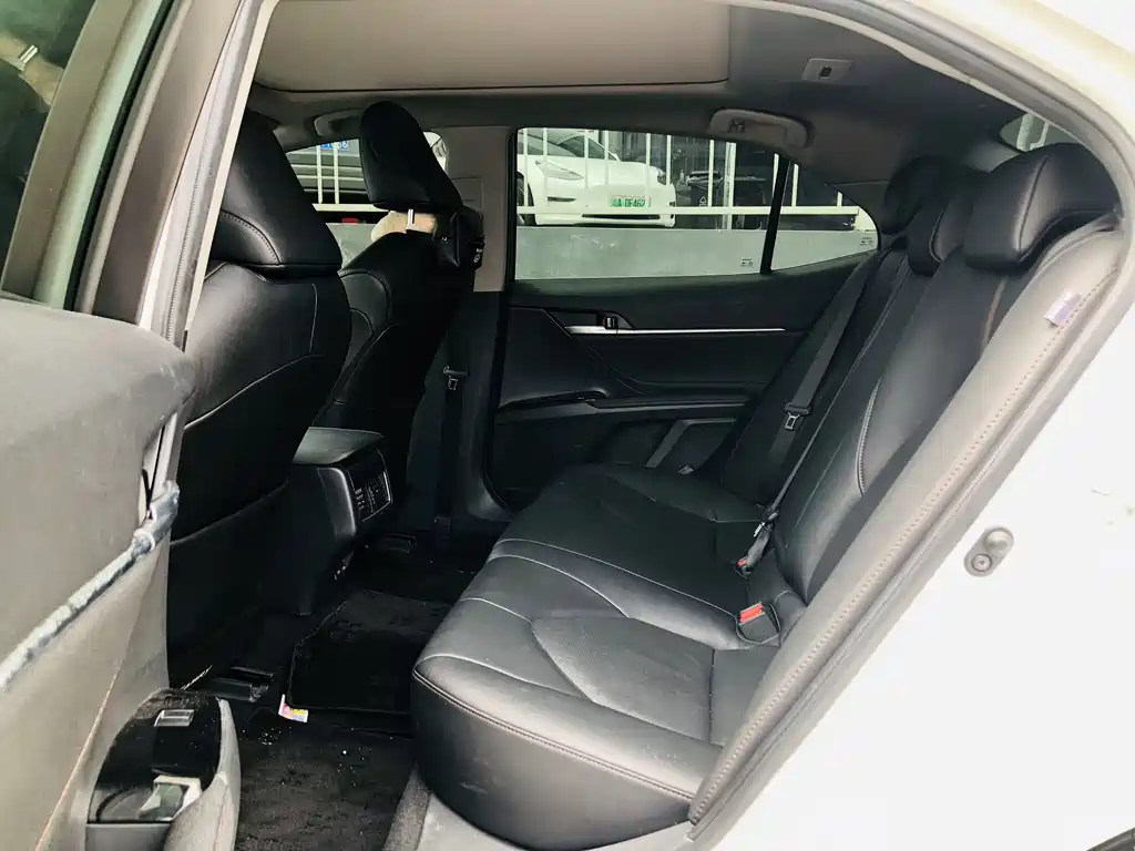 Toyota Camry 2024 — фото 16