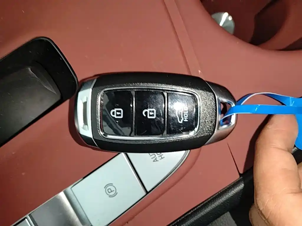 Hyundai Elantra 2022 — фото 9