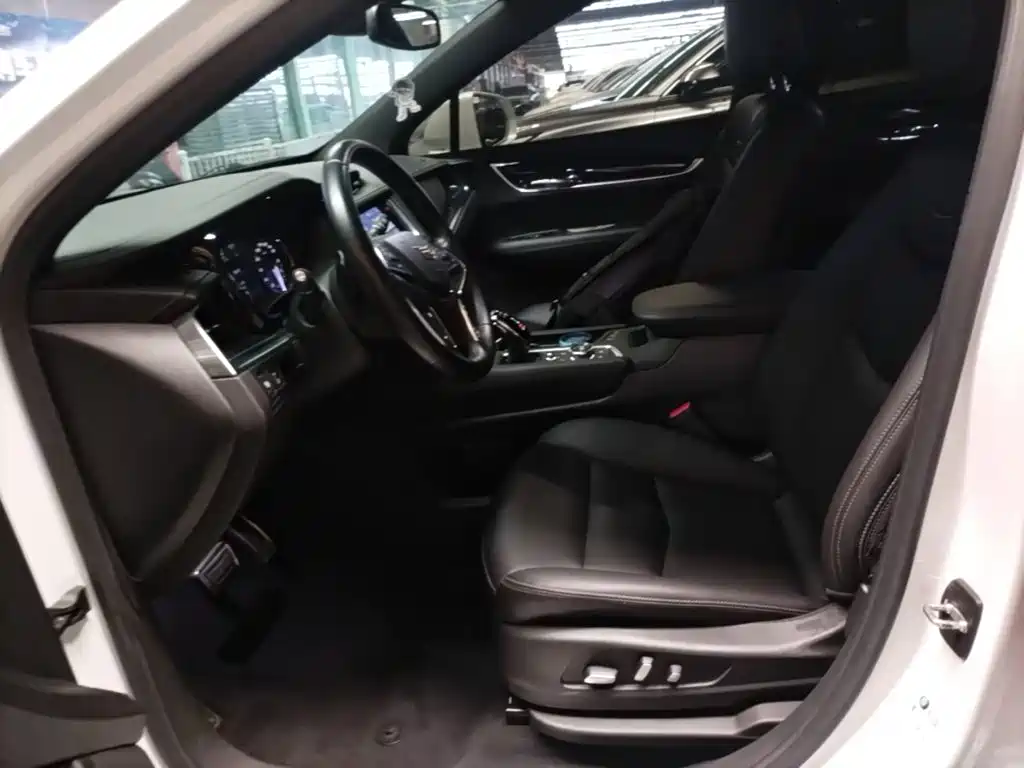 Cadillac XT5 2023 — фото 15