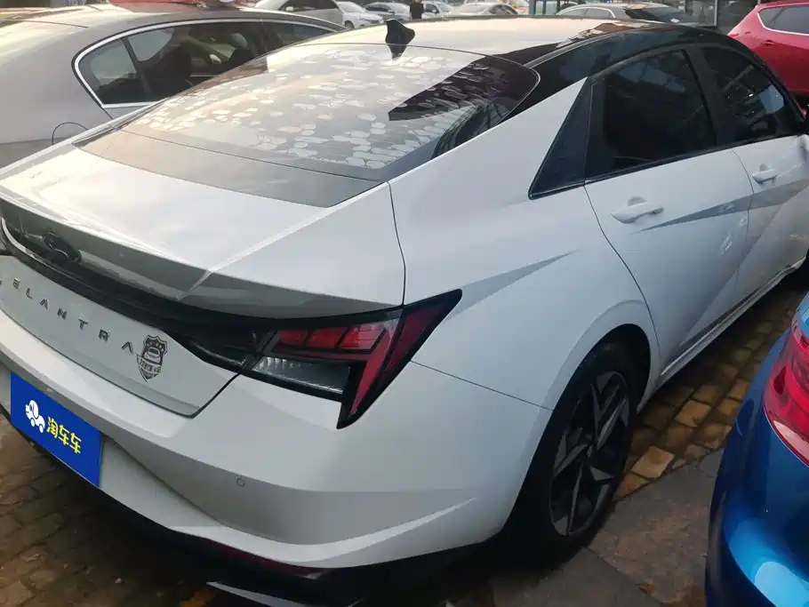 Hyundai Elantra 2021