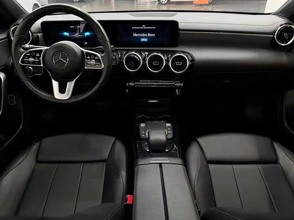 Mercedes-Benz A-Class 2022 — фото 11