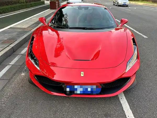 Ferrari F8 2021