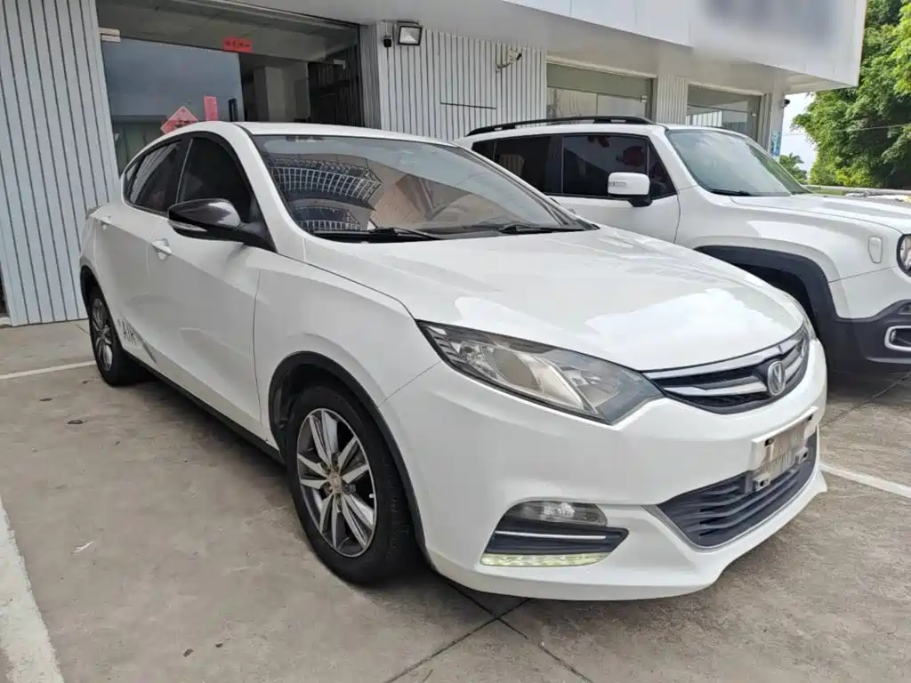 Changan Eado XT 2016 — фото 4