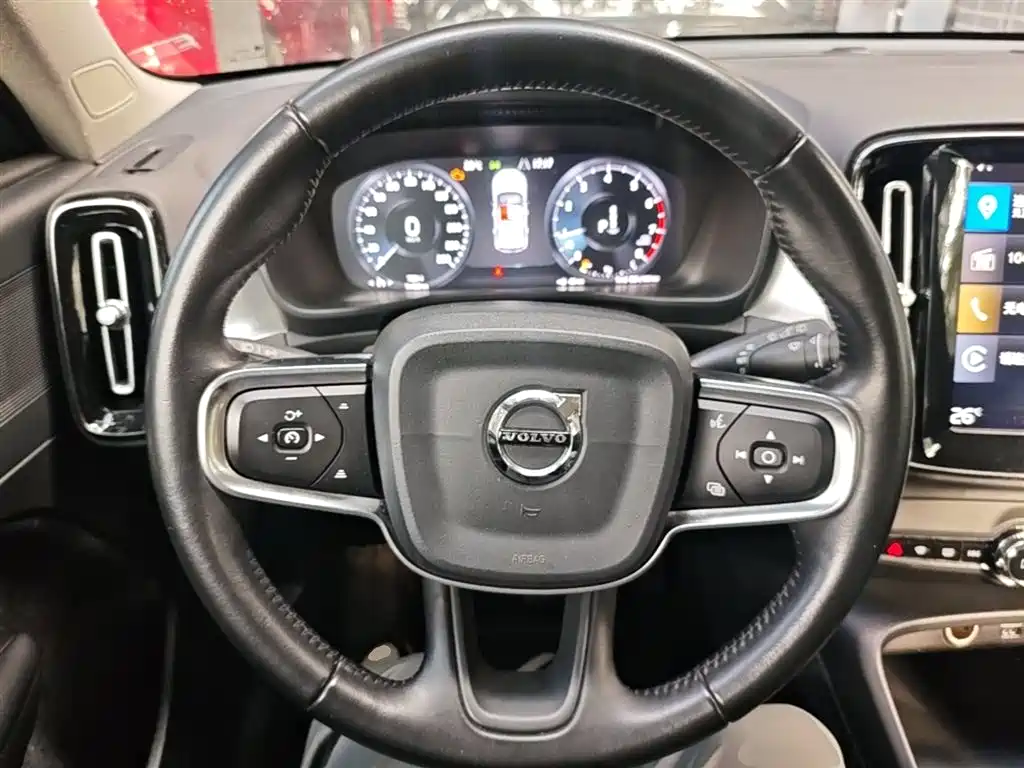 Volvo XC40 2020 — фото 11