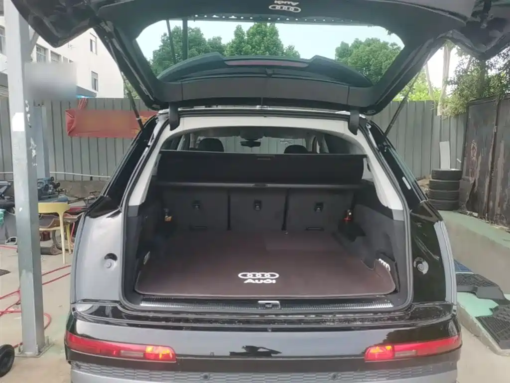 Audi Q7 2023 — фото 19