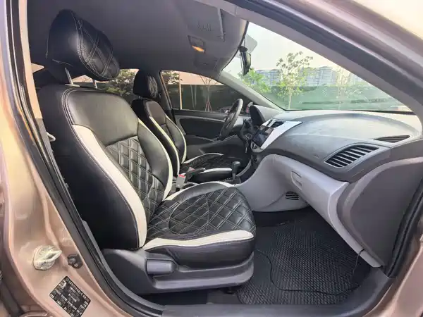 Hyundai Accent 2014