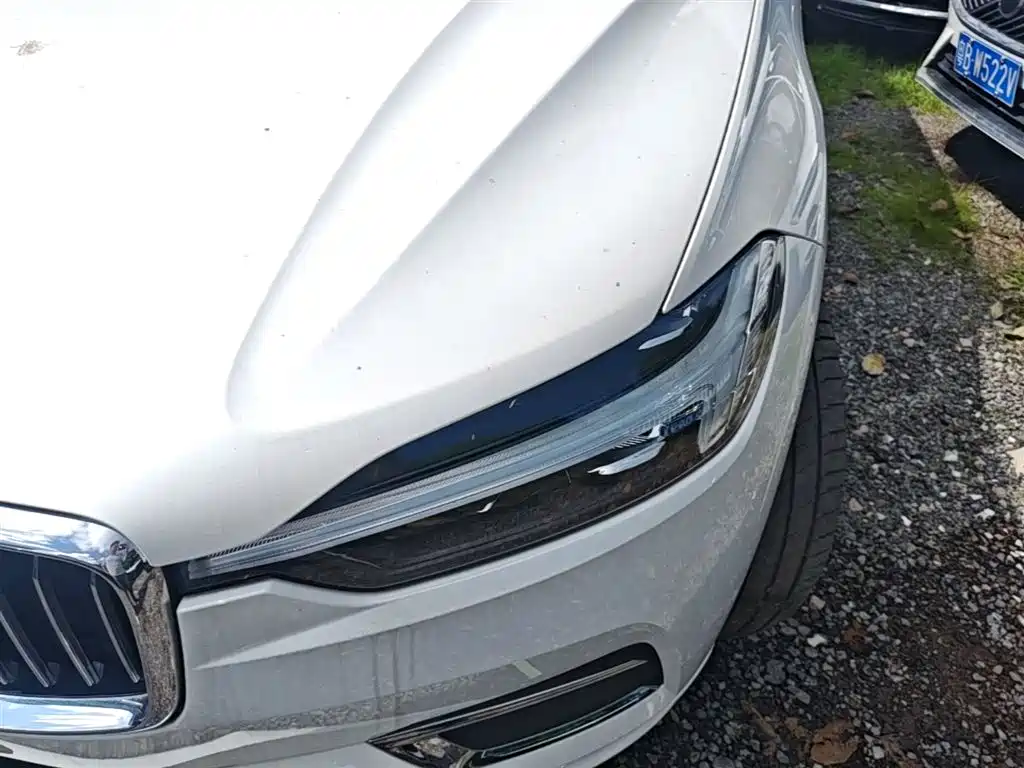 Volvo XC60 2021 — фото 24