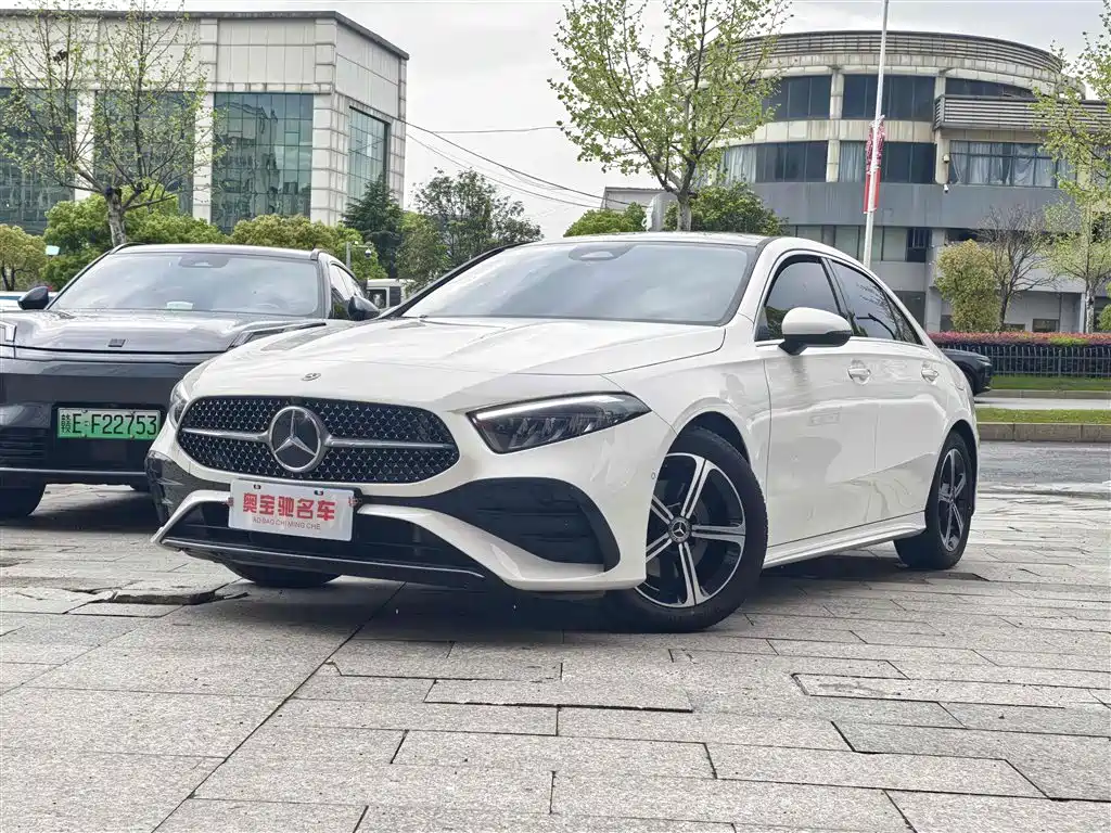 Mercedes-Benz A-Class 2024 — фото 1