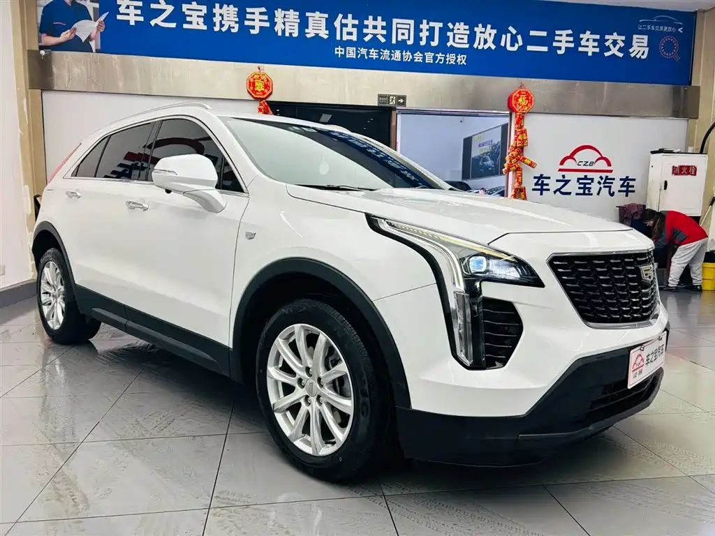 Cadillac XT4 2022 — фото 3