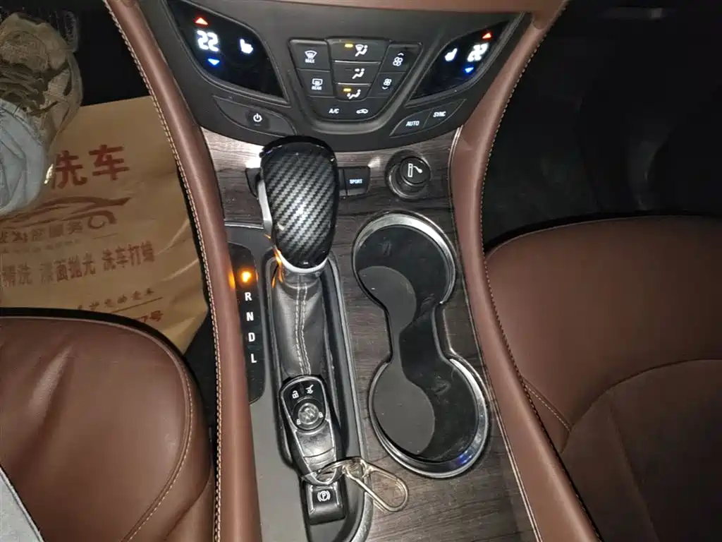 Buick Envision Plus 2017 — фото 14