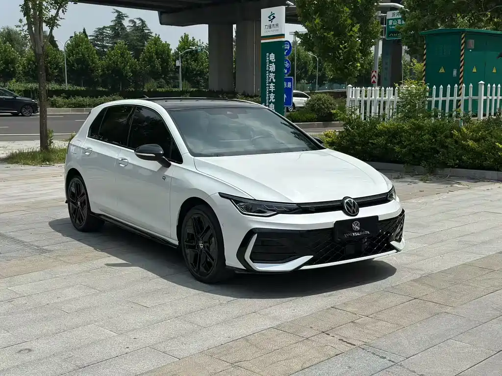 Volkswagen Golf 2024