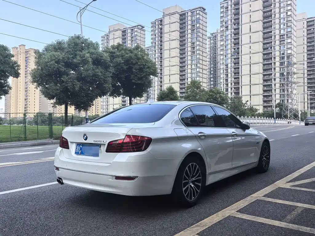 BMW 5 Series 2015 — фото 4