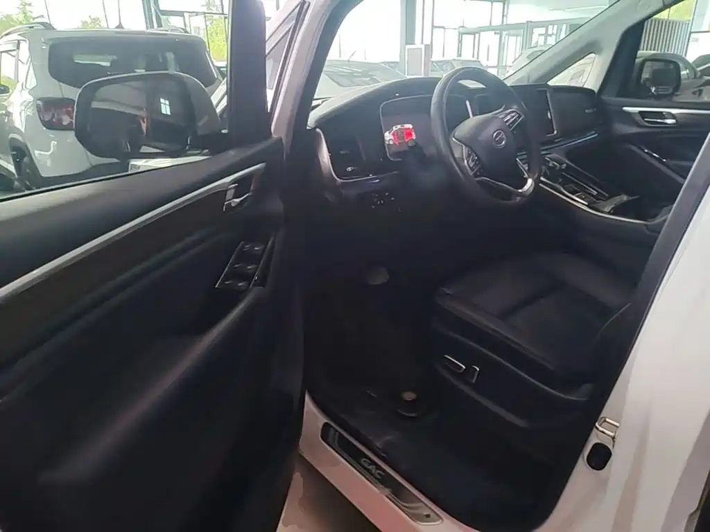 GAC Motor Trumpchi M8 2022 — фото 16
