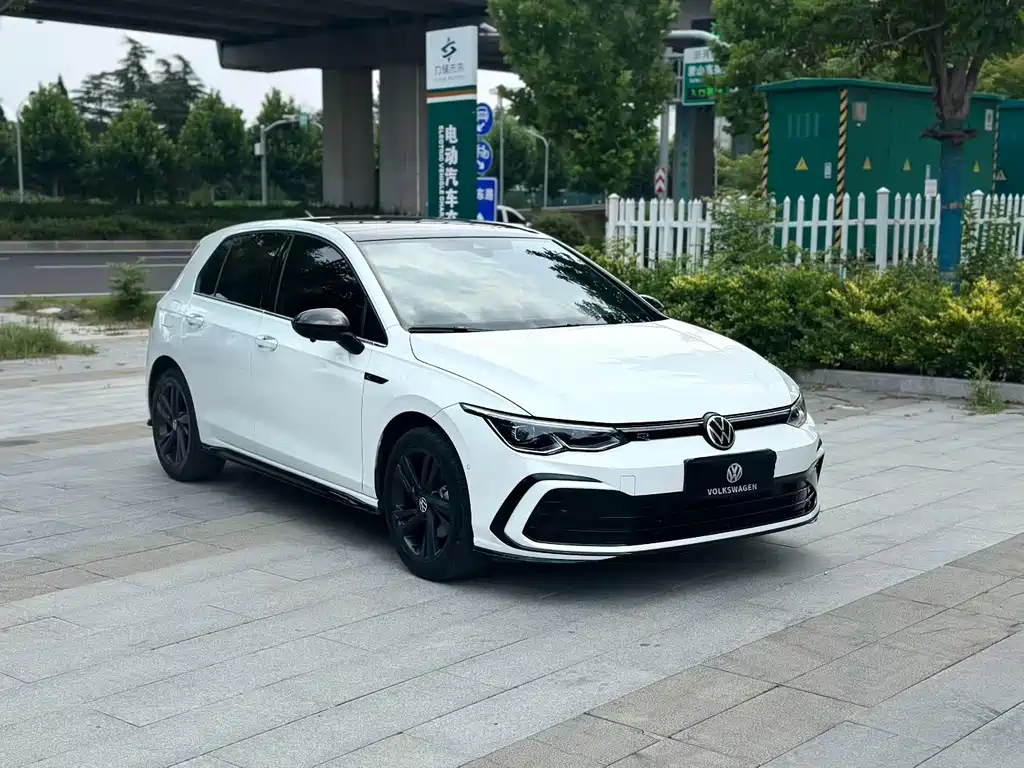 Volkswagen Golf 2021
