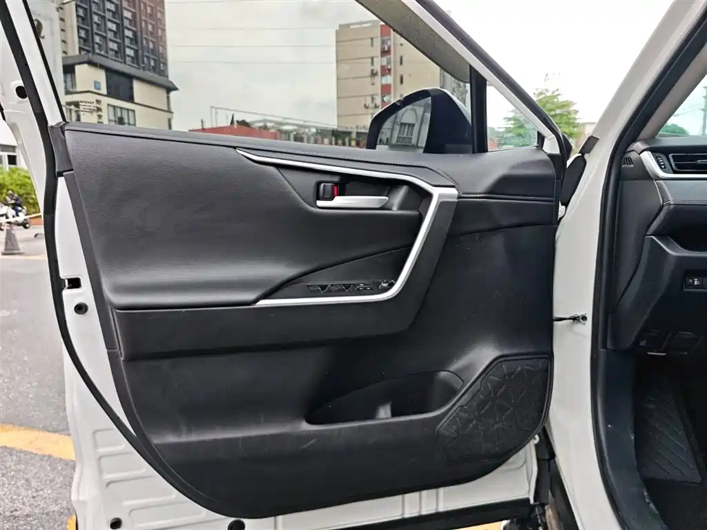 Toyota Wildlander 2022 — фото 21