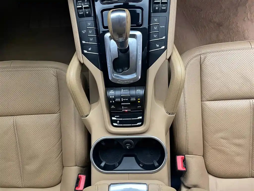 Porsche Cayenne 2014 — фото 17