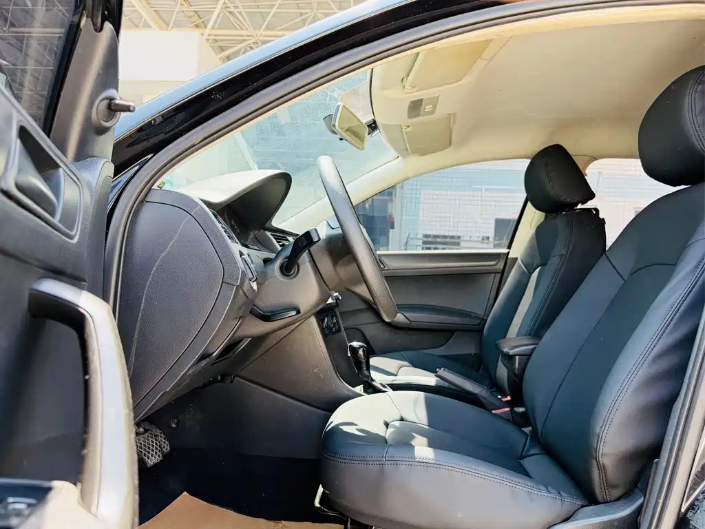 Volkswagen Santana 2014