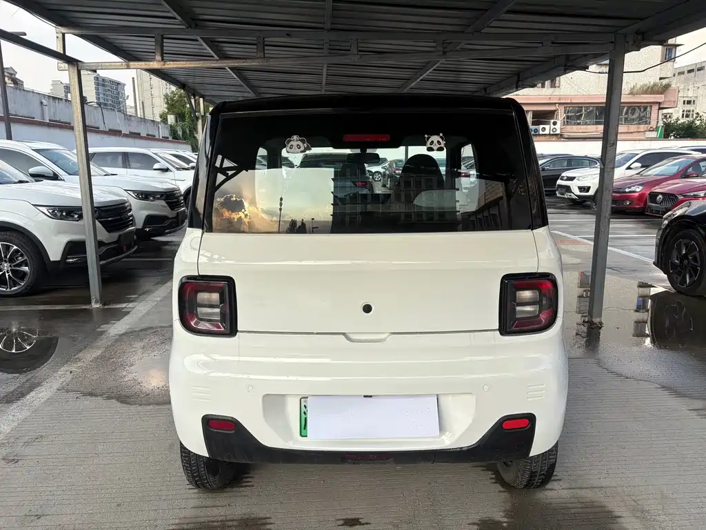 Geely Galaxy Panda 2023
