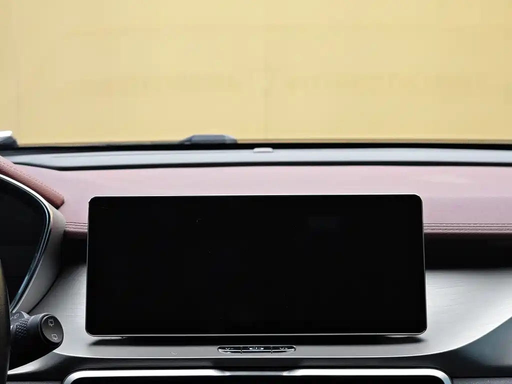 Geely Binyue 2019 — фото 15