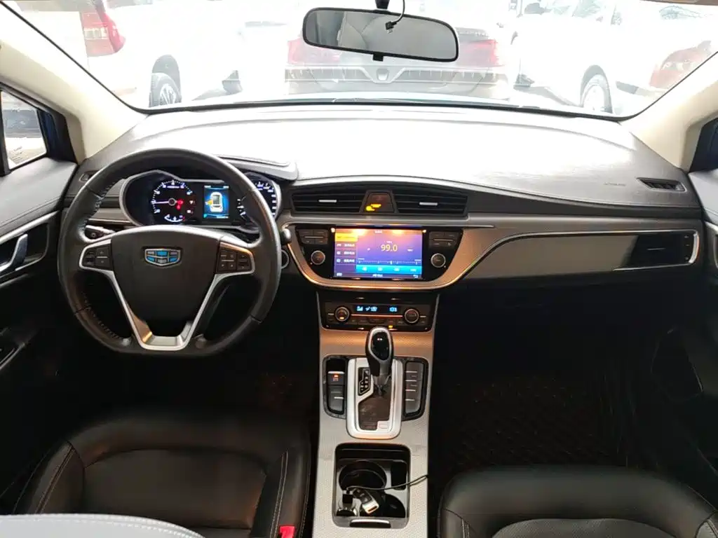 Geely Emgrand GS 2017 — фото 10