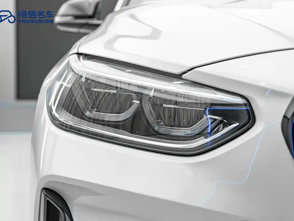 BMW 1 Series 2021 — фото 10