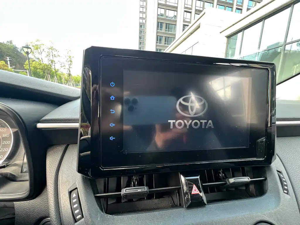 Toyota Corolla 2023 — фото 20