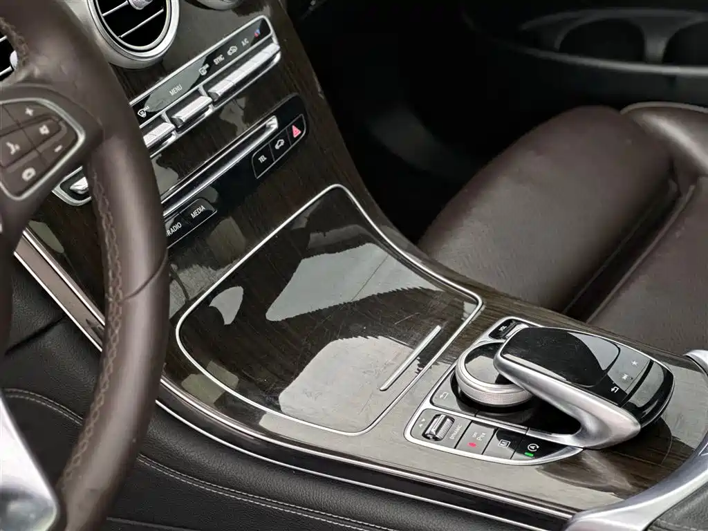 Mercedes-Benz GLC 2018 — фото 11