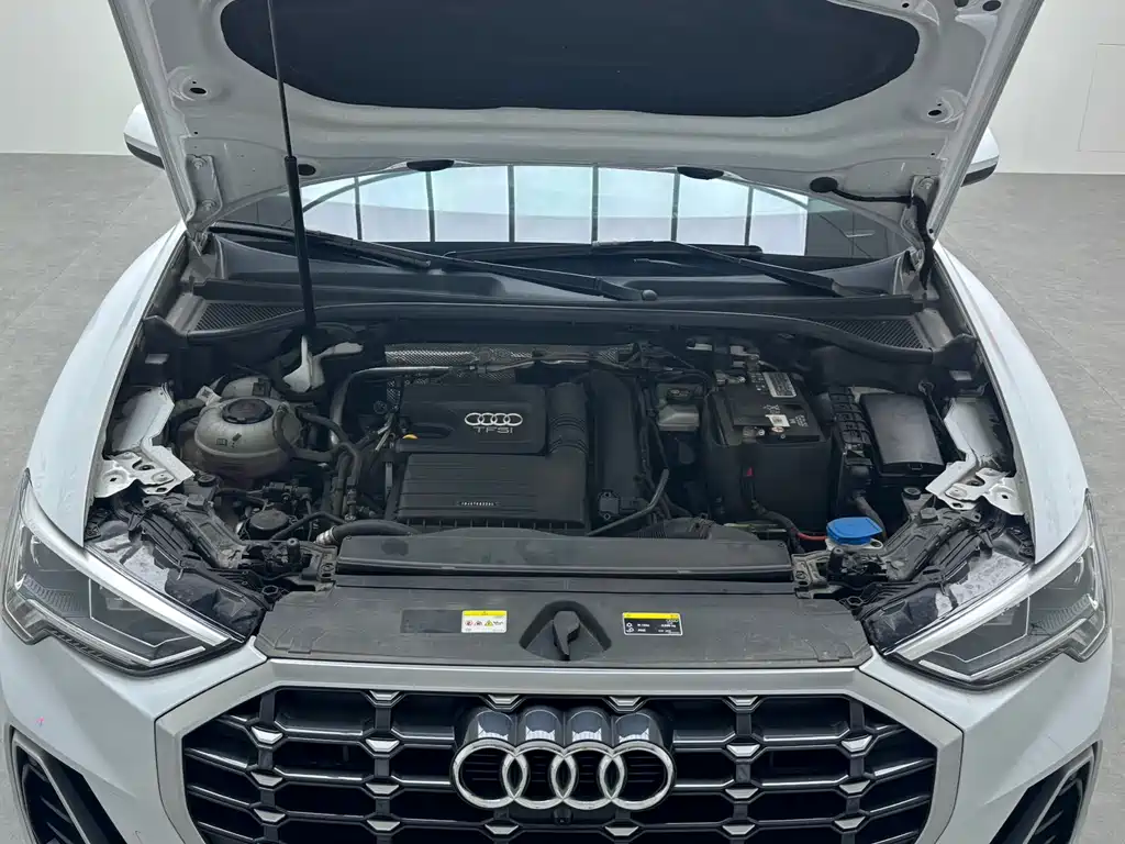 Audi Q3 2023 — фото 16