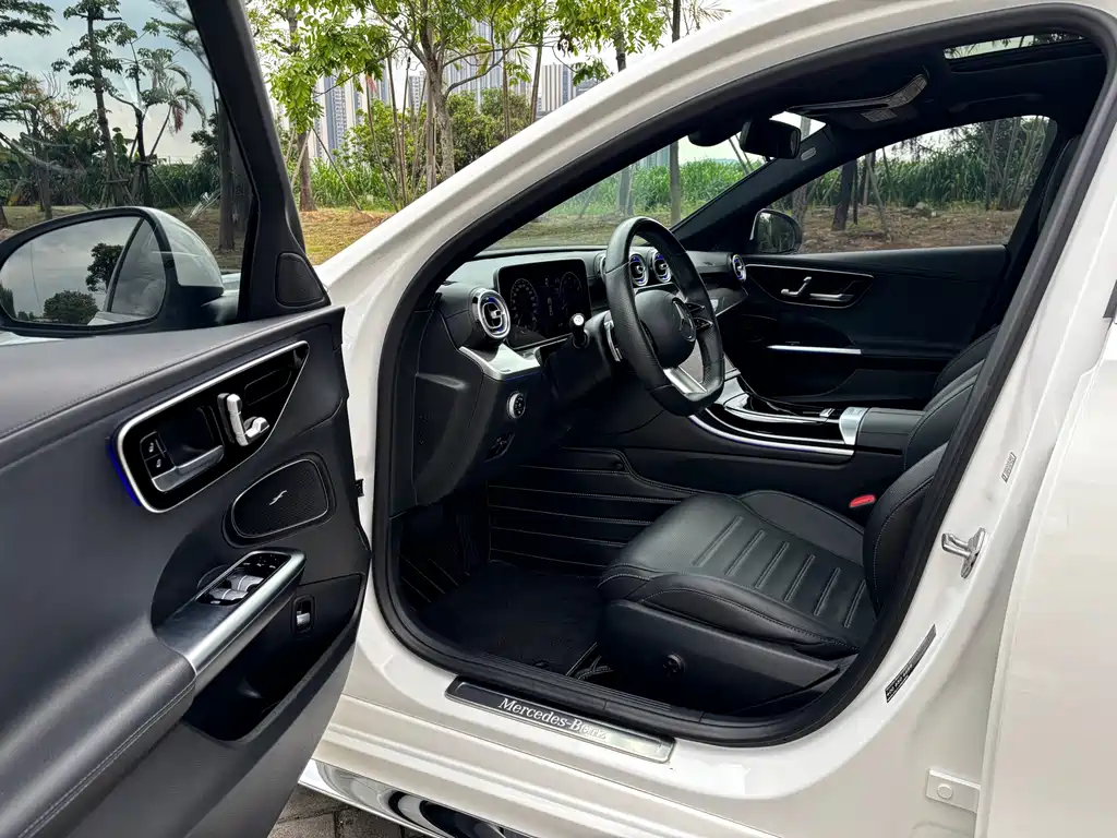 Mercedes-Benz C-Class 2022 — фото 4