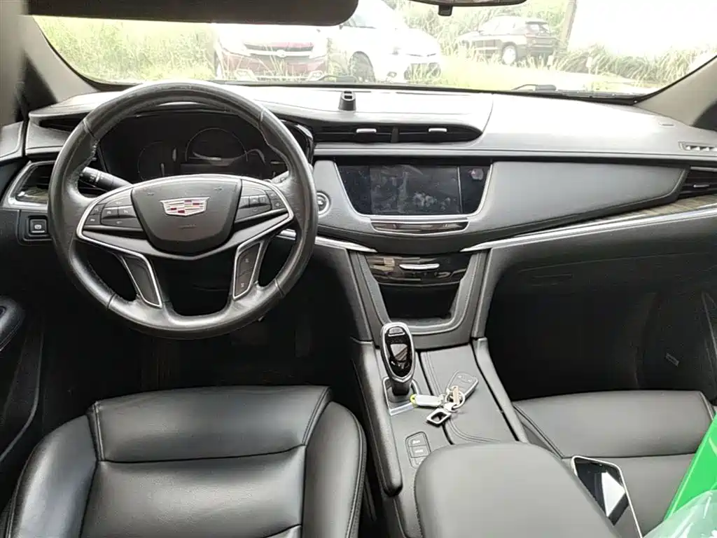 Cadillac XT5 2018 — фото 10