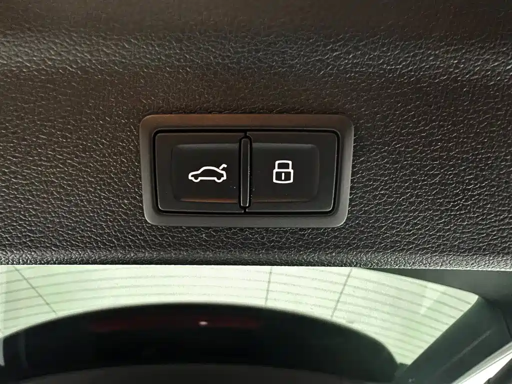 Audi Q3 2021 — фото 17