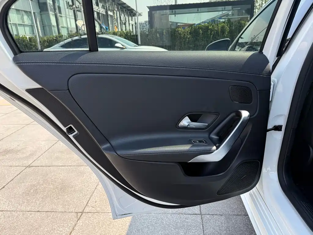 Mercedes-Benz A-Class 2019 — фото 11