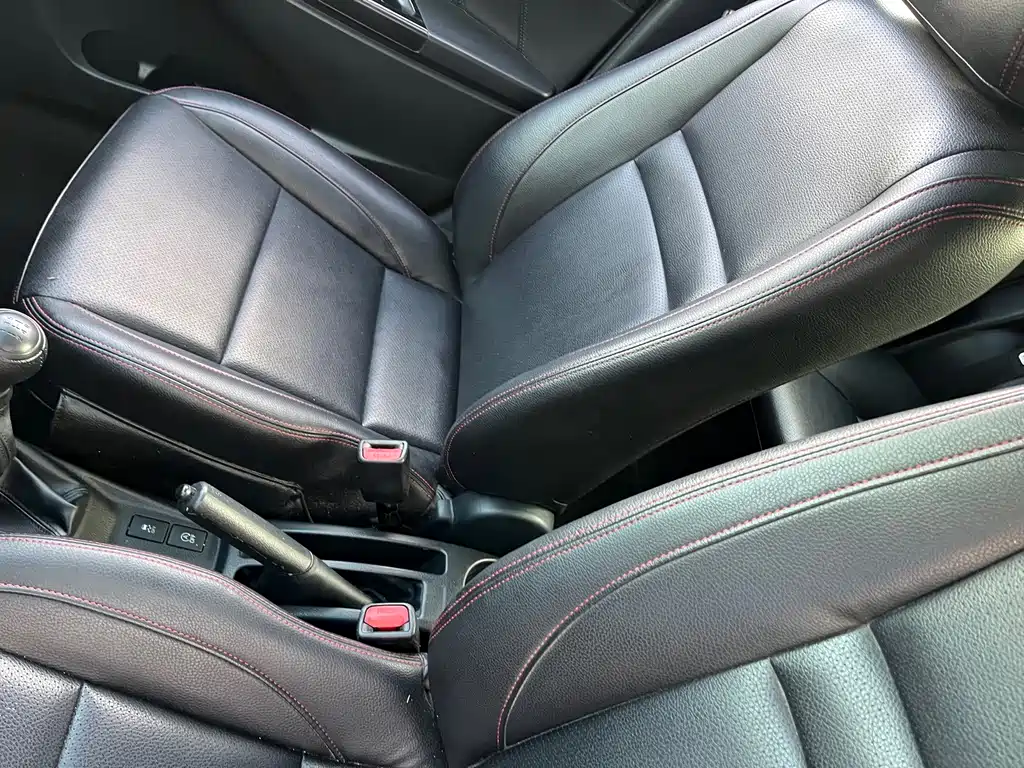 Toyota Yaris L 2017 — фото 18