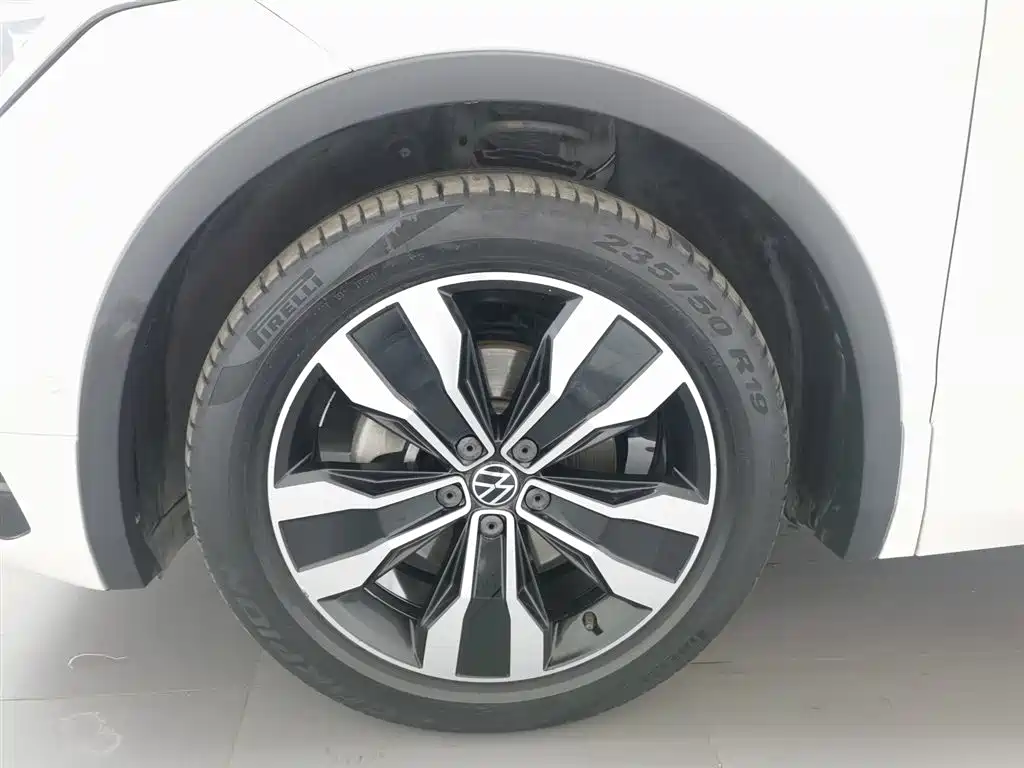 Volkswagen Tiguan L 2022 — фото 17