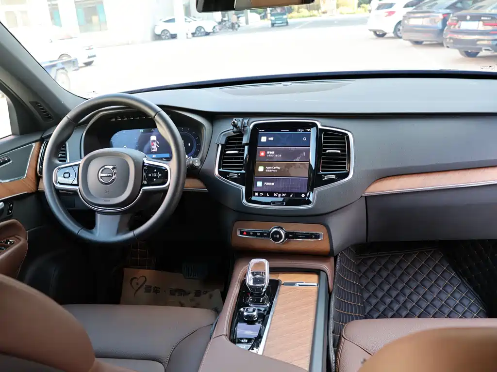 Volvo XC90 2025 — фото 13