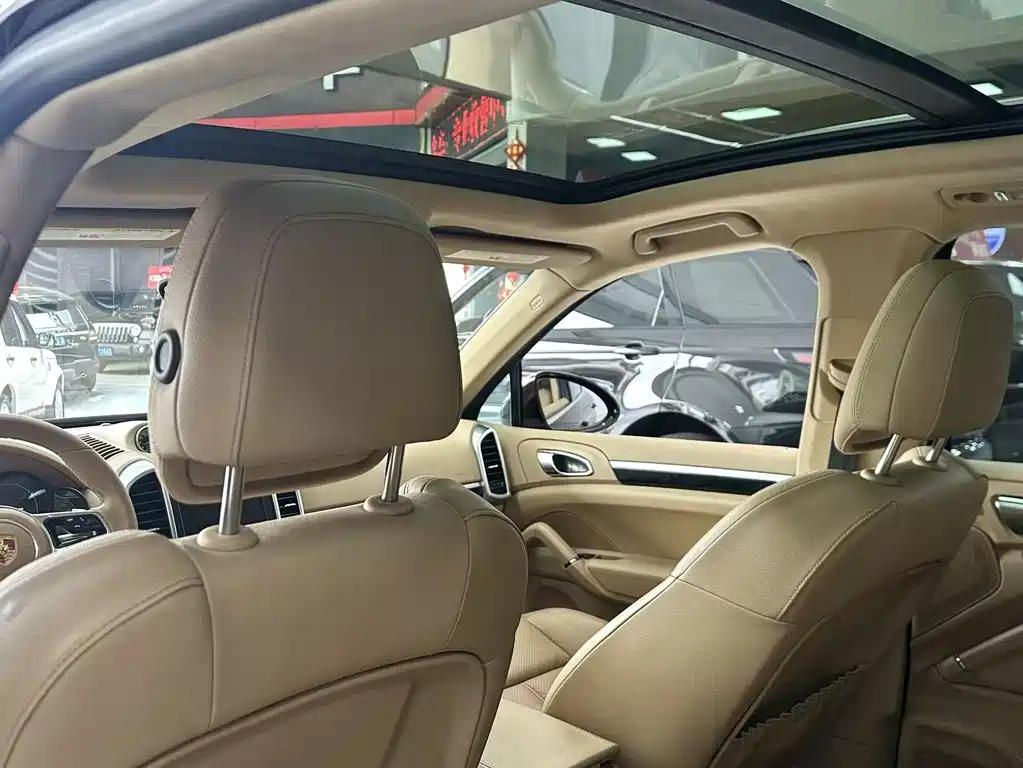 Porsche Cayenne 2015 — фото 10