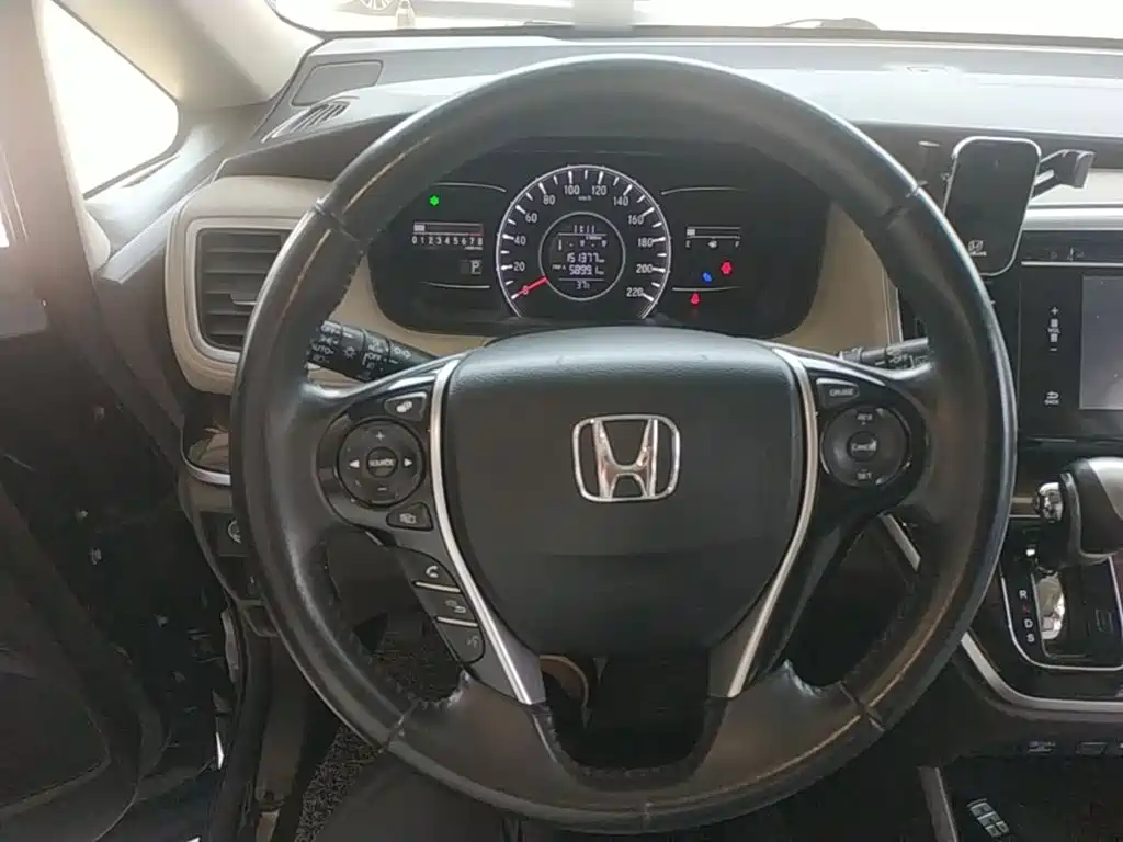 Honda Odyssey 2016 — фото 11
