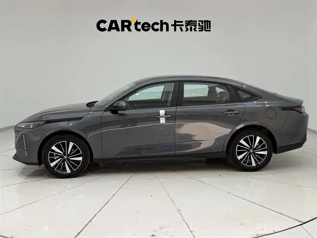 Changan Eado PHEV 2026 — фото 6