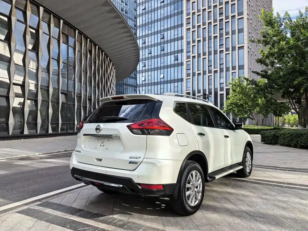 Nissan X-Trail 2017 — фото 10