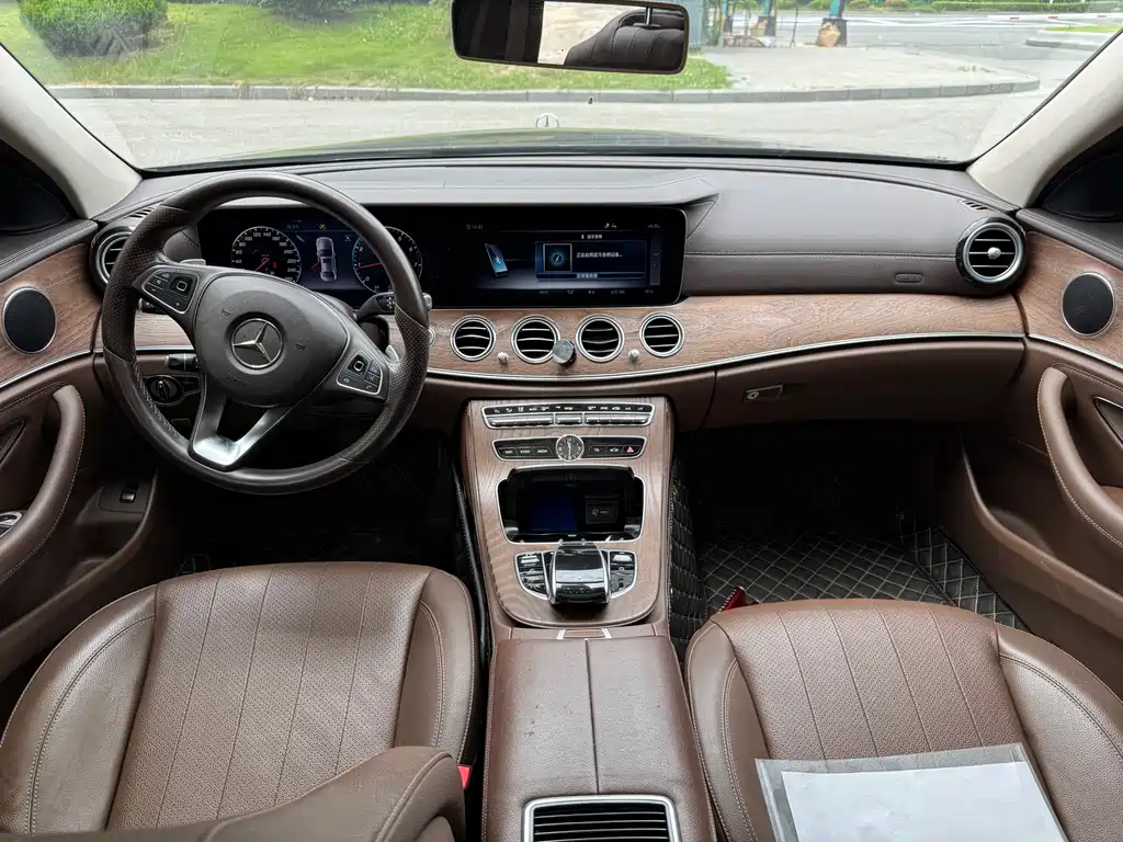 Mercedes-Benz E-Class 2018 — фото 11