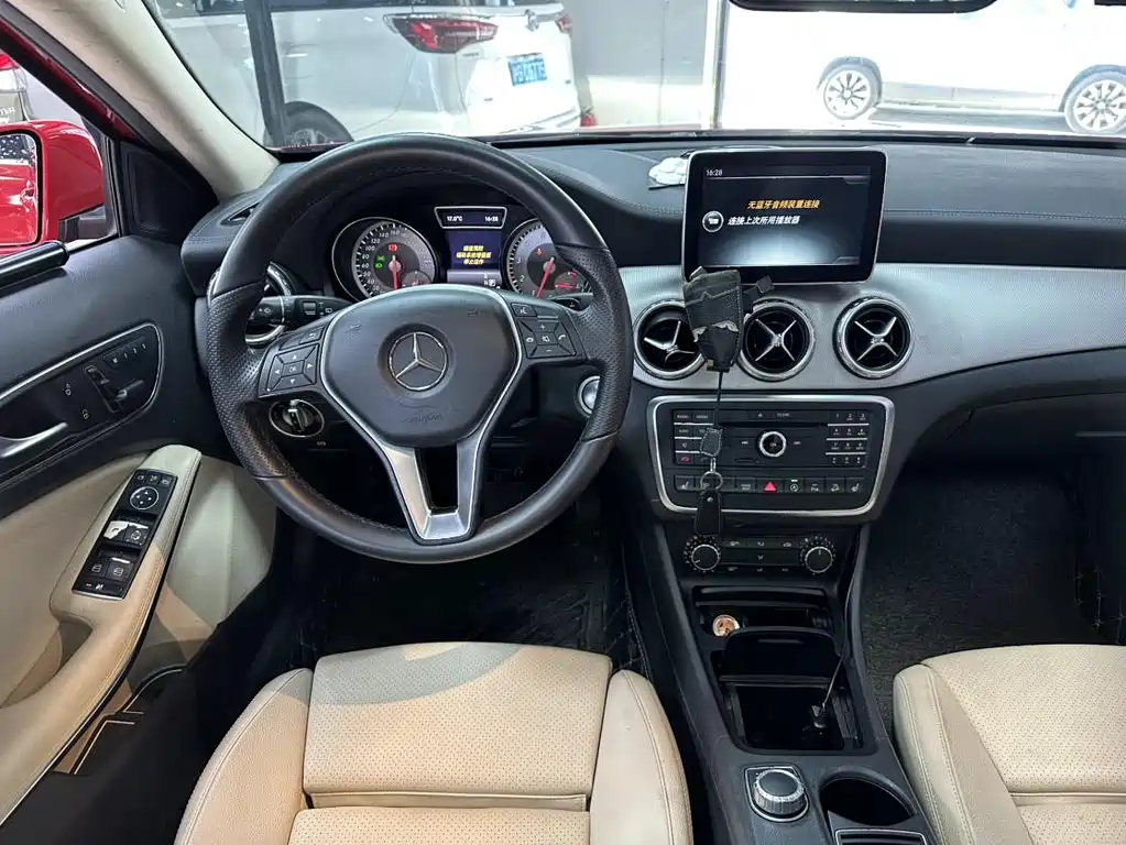 Mercedes-Benz GLA 2016 — фото 4