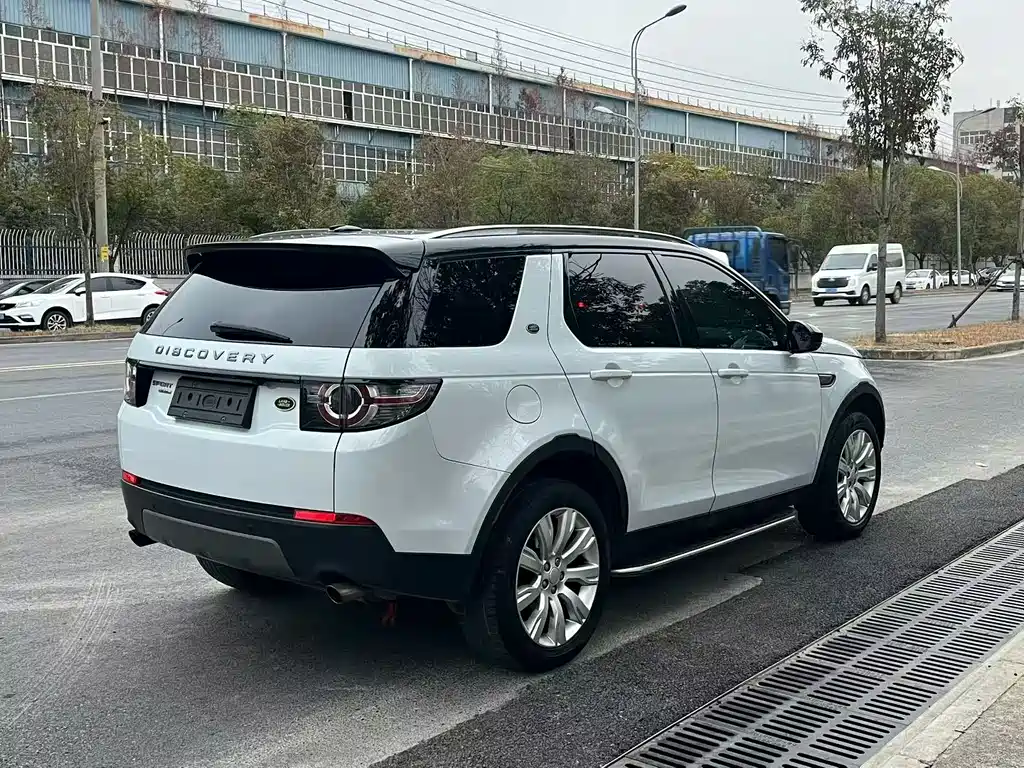 Land Rover Discovery Sport 2017 — фото 7