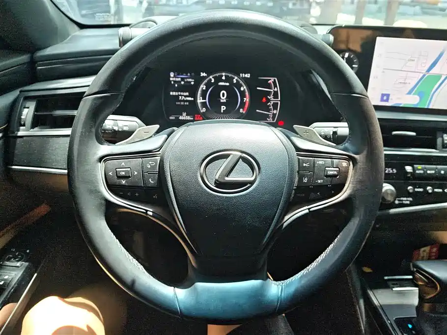 Lexus ES 2023 — фото 15