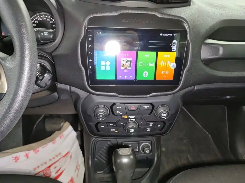 Jeep Renegade 2019 — фото 13