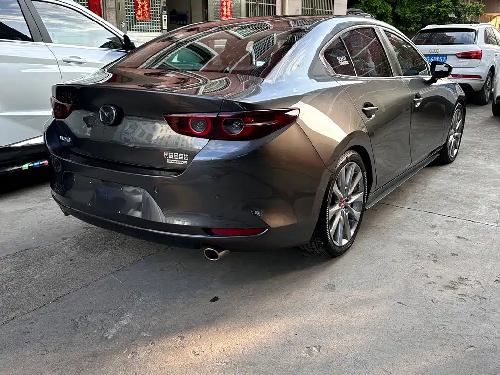 Mazda 3 Axela 2022
