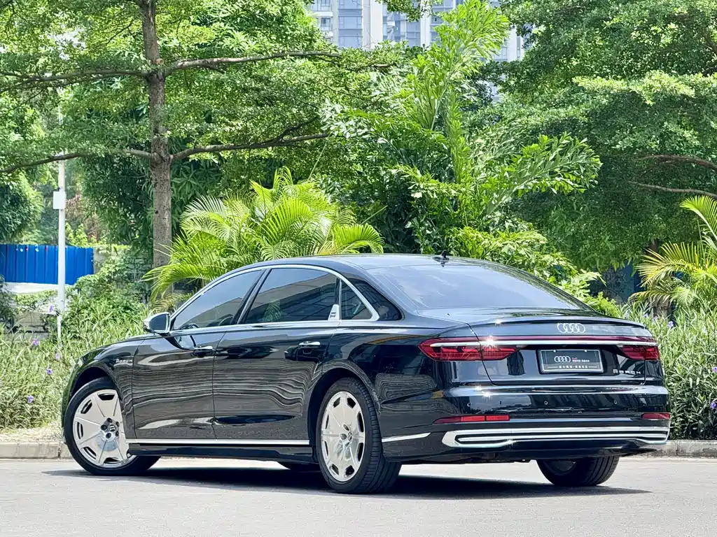 Audi A8 2022 — фото 5