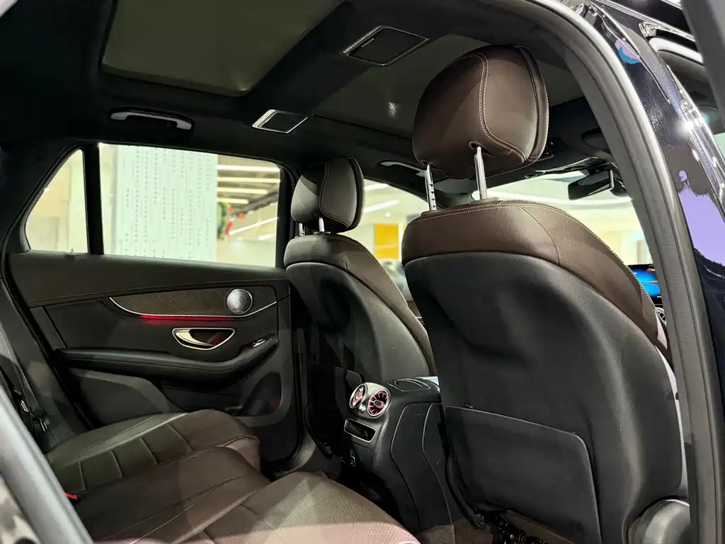 Mercedes-Benz GLC 2019 — фото 12